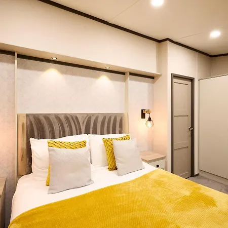 Host & Stay - Sunbird Lodge-3